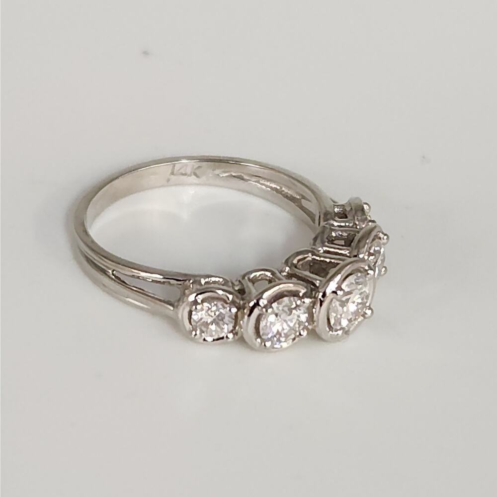 14k White Gold Diamond Five Stone Ring Size 6 - Picture 4 of 9